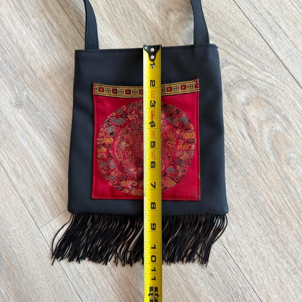 Chateau Vintage 90's / Y2K Black Red & Gold Asian Medallion Crossbody Bag Fringe - Picture 4 of 7